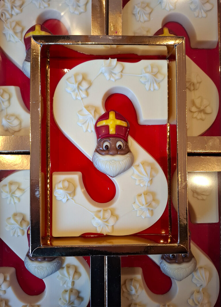 Massieve chocoladeletter wit